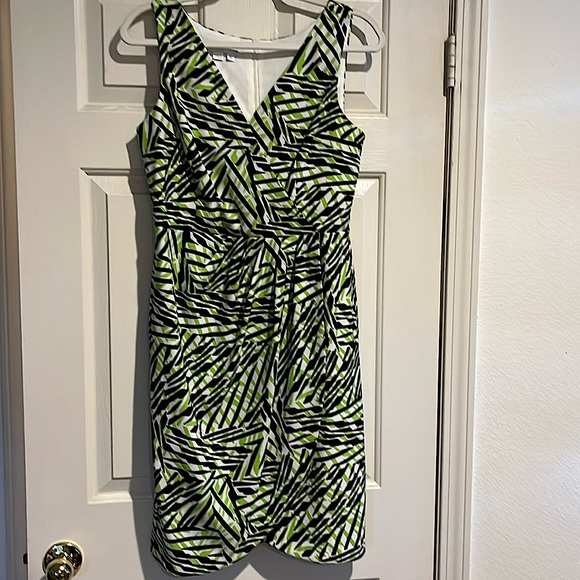 London Times Dresses & Skirts - London Times black and green Size 10 faux-wrap dress (EUC)